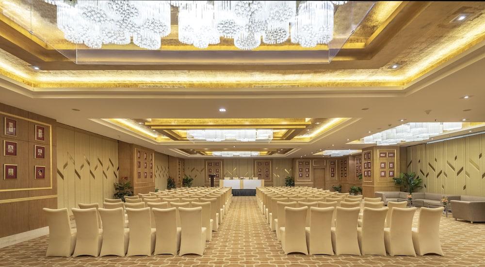 Radisson Gurugram Sohna Road City Center Gurgaon Exteriör bild