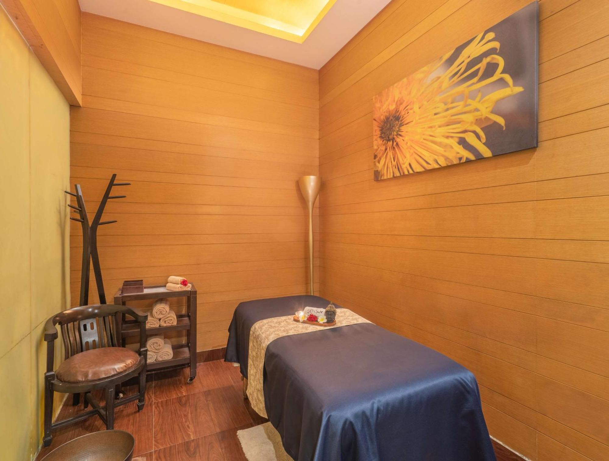 Radisson Gurugram Sohna Road City Center Gurgaon Exteriör bild