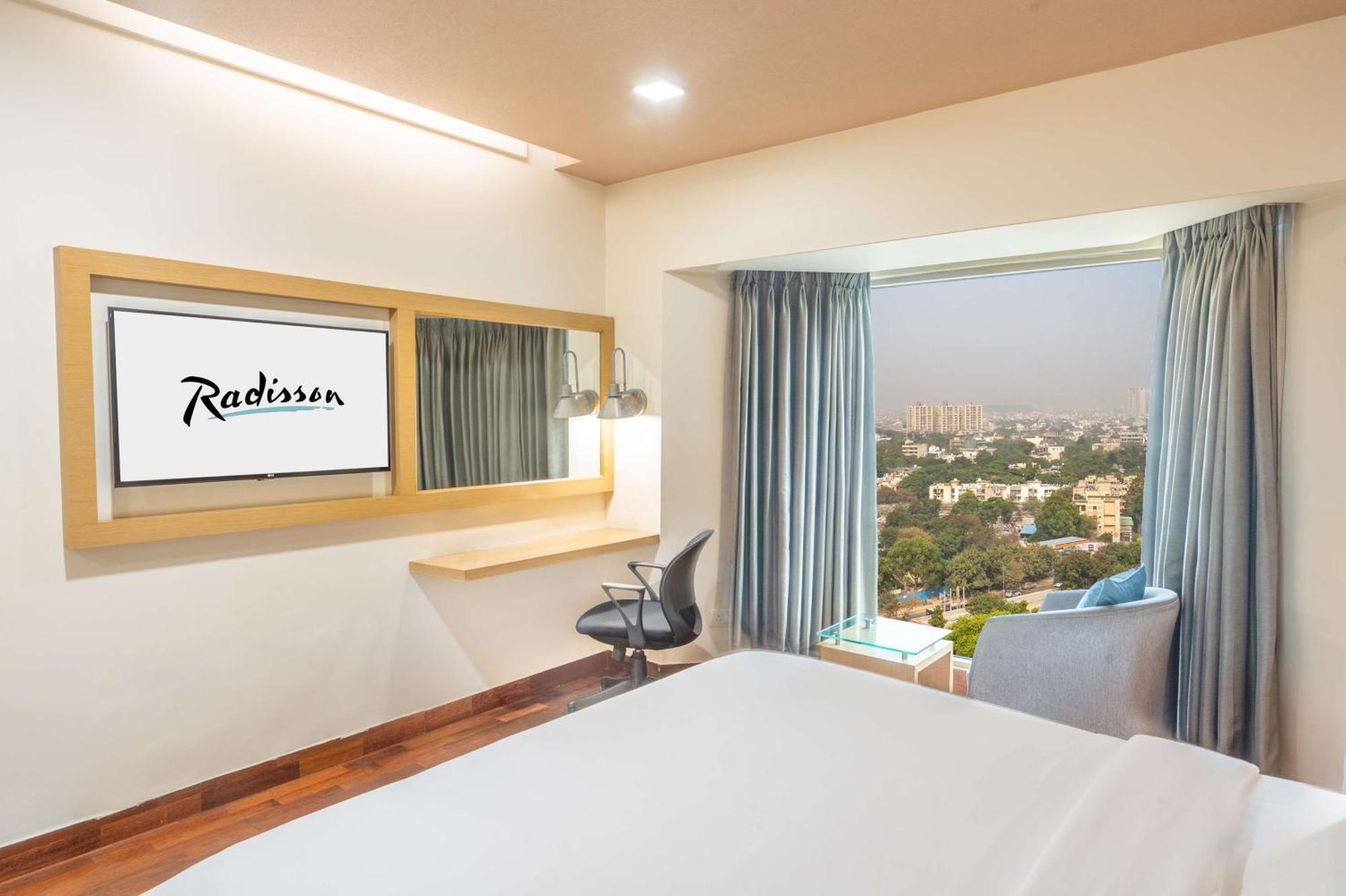 Radisson Gurugram Sohna Road City Center Gurgaon Exteriör bild