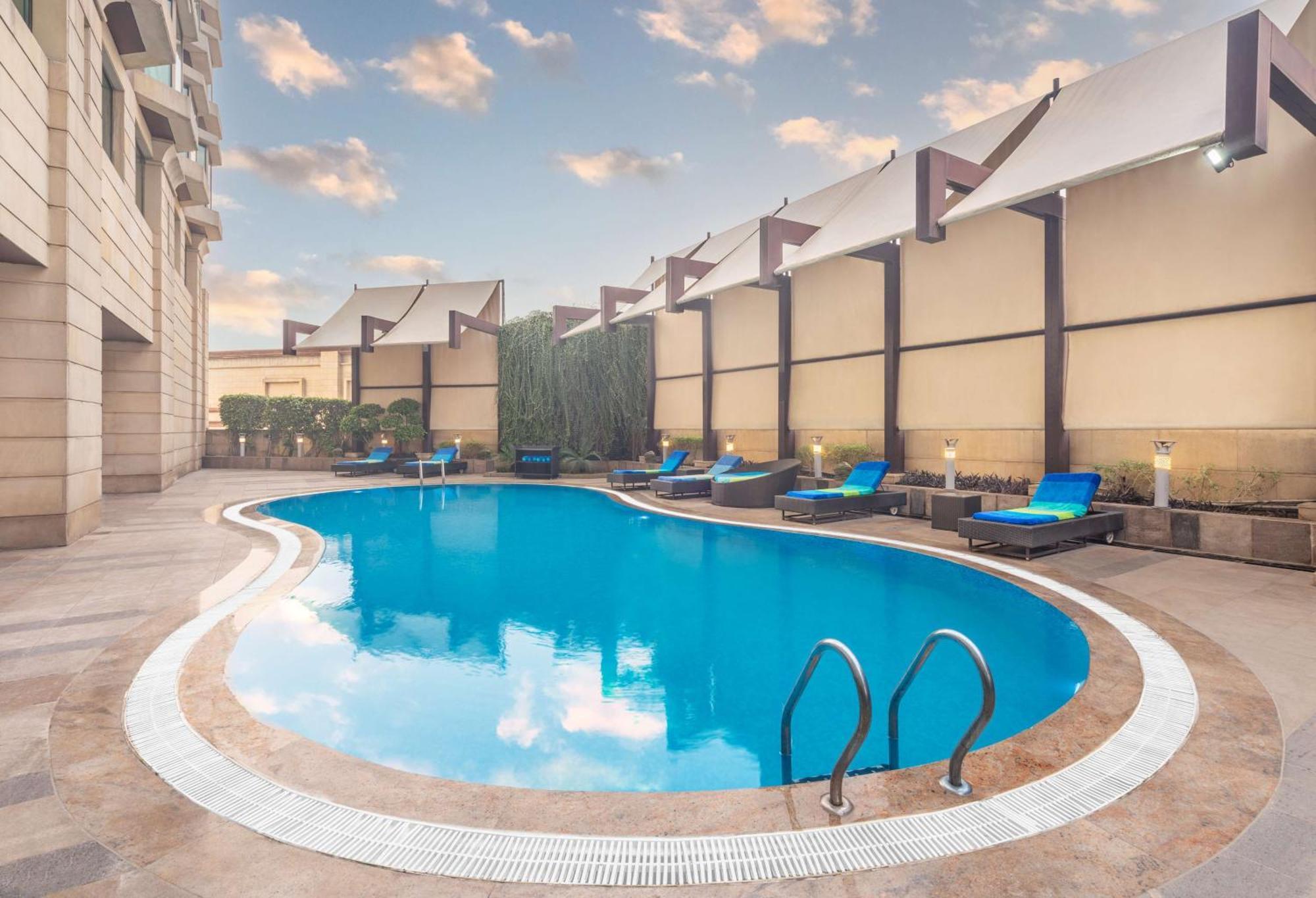 Radisson Gurugram Sohna Road City Center Gurgaon Exteriör bild