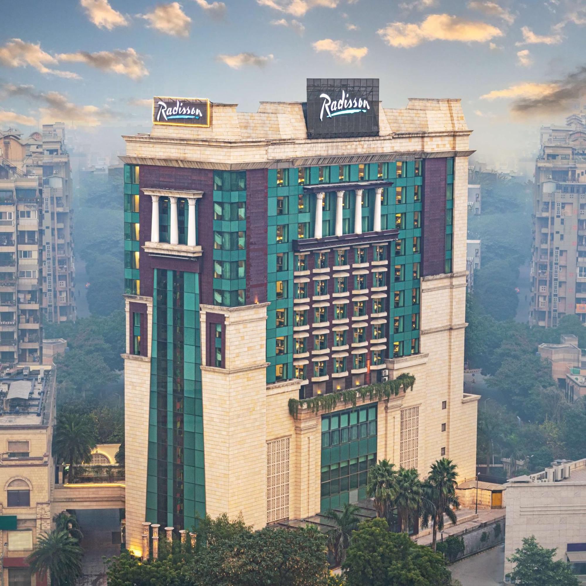 Radisson Gurugram Sohna Road City Center Gurgaon Exteriör bild