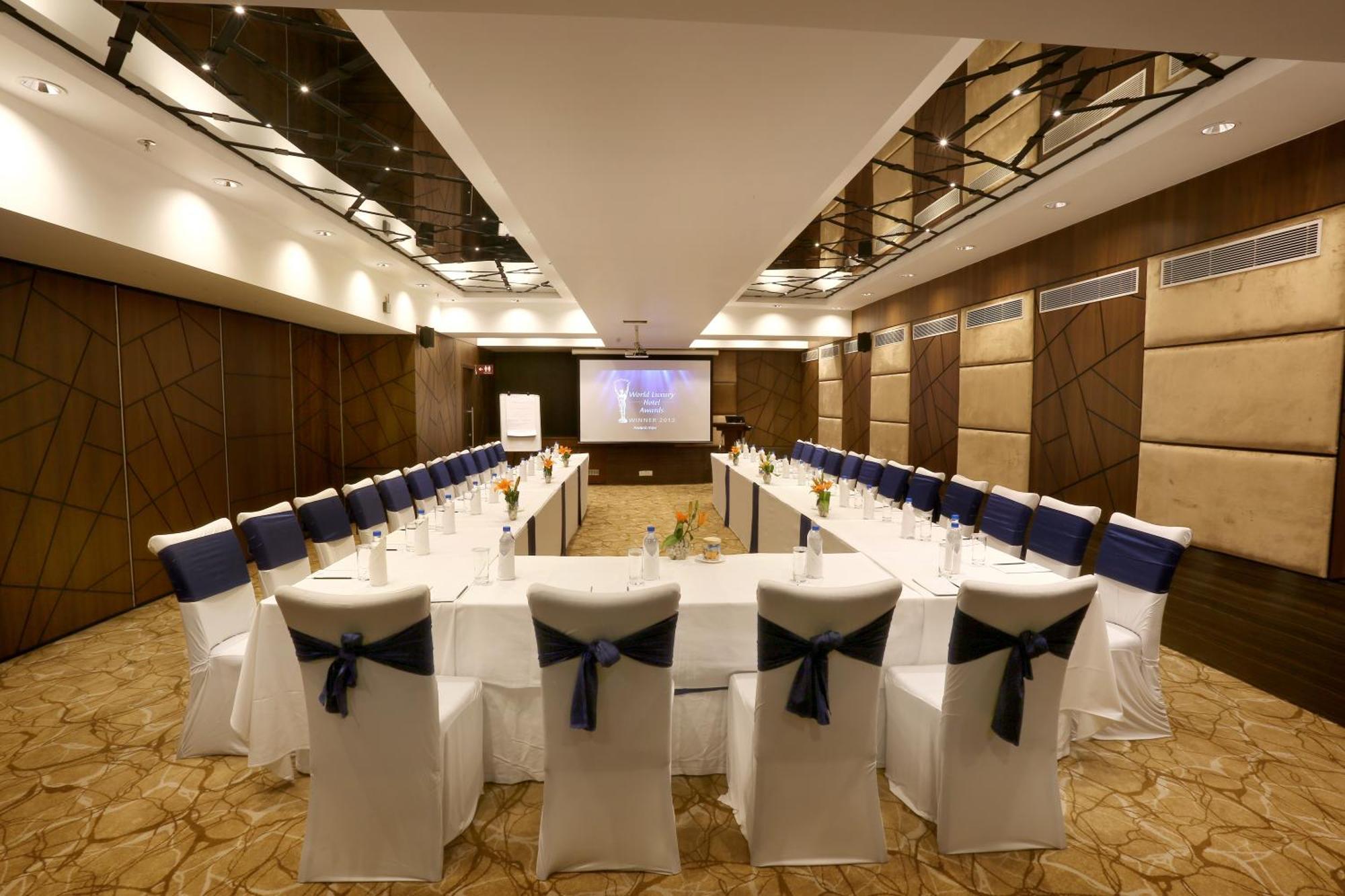 Radisson Gurugram Sohna Road City Center Gurgaon Exteriör bild