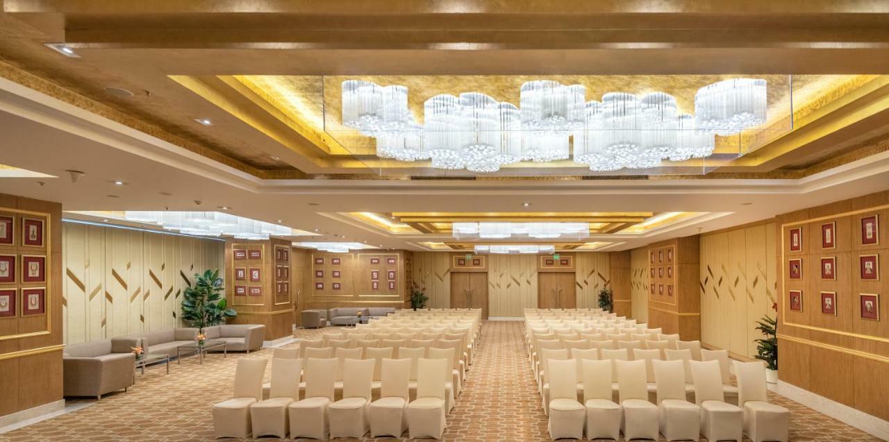 Radisson Gurugram Sohna Road City Center Gurgaon Exteriör bild